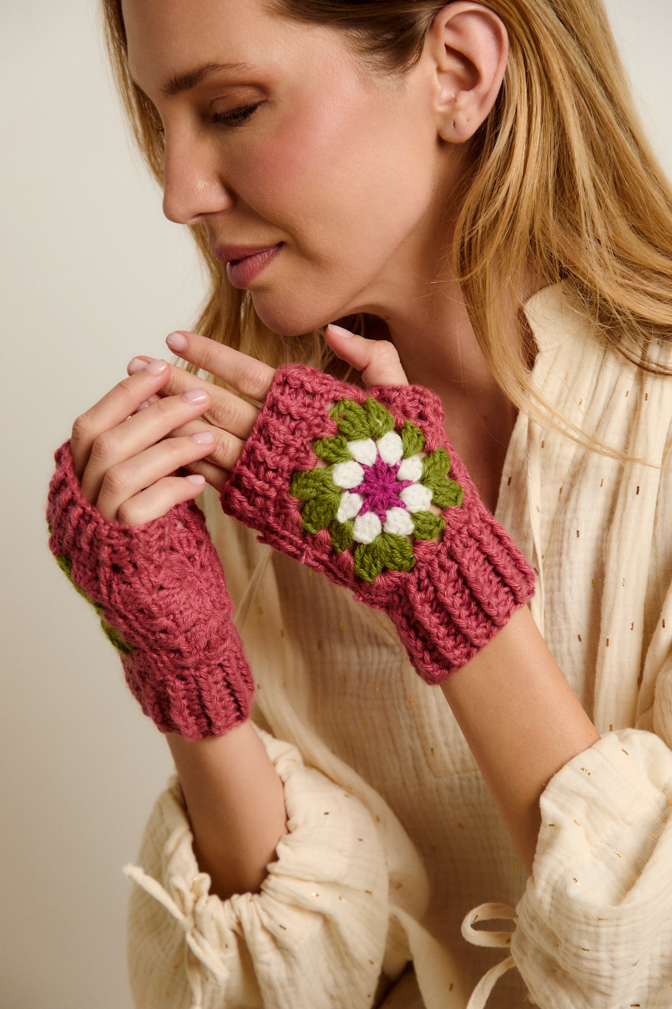 MITONES CROCHET ROSA