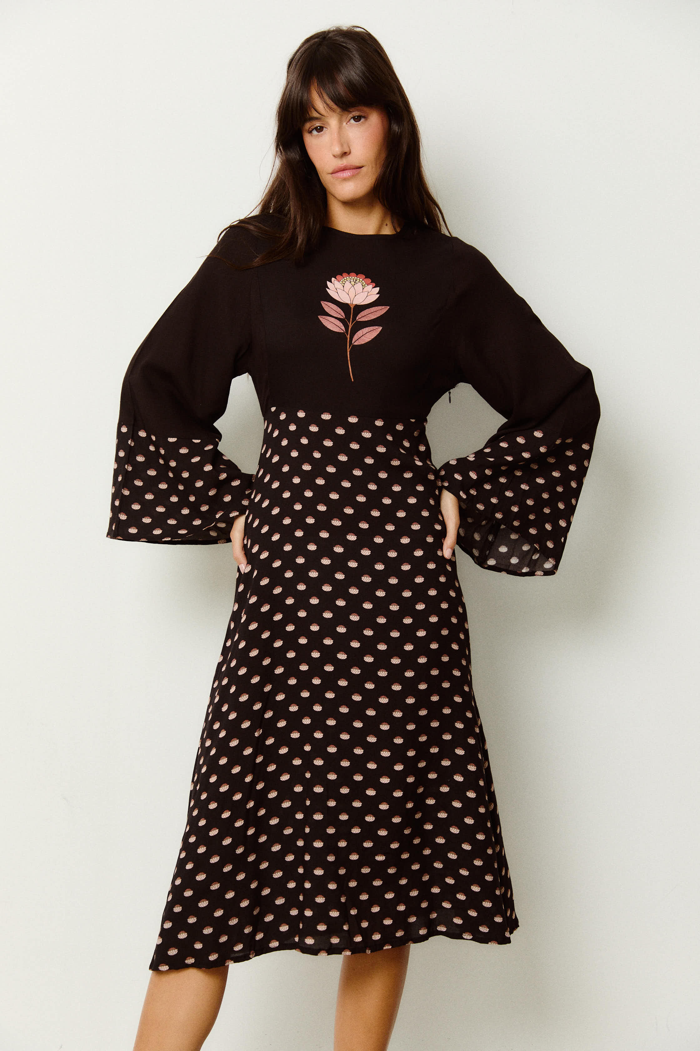 VESTIDO MIDI LOTO